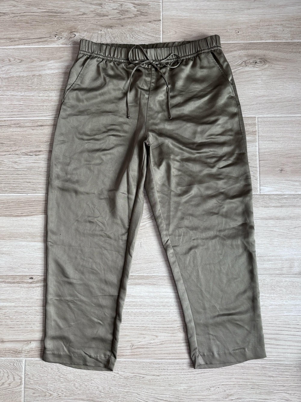 NWT H&M Sarin Drawstring Trousers Pants Olive Green Women’s Size Large